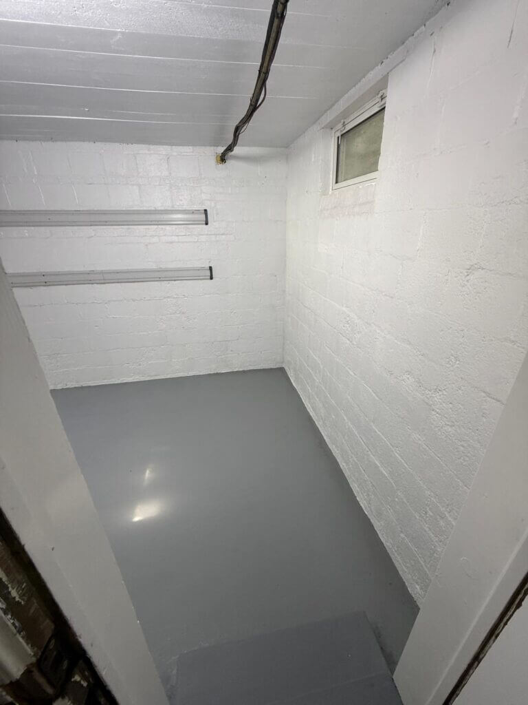 Floor epoxy coating service for garages