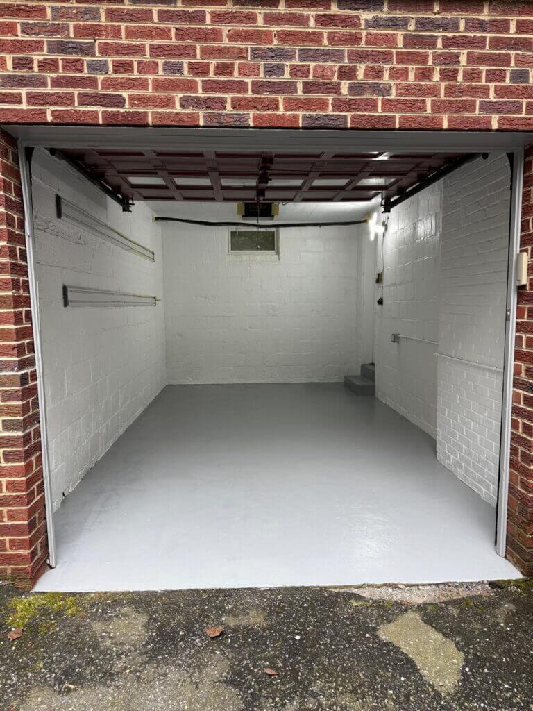 Floor epoxy coating service for garages